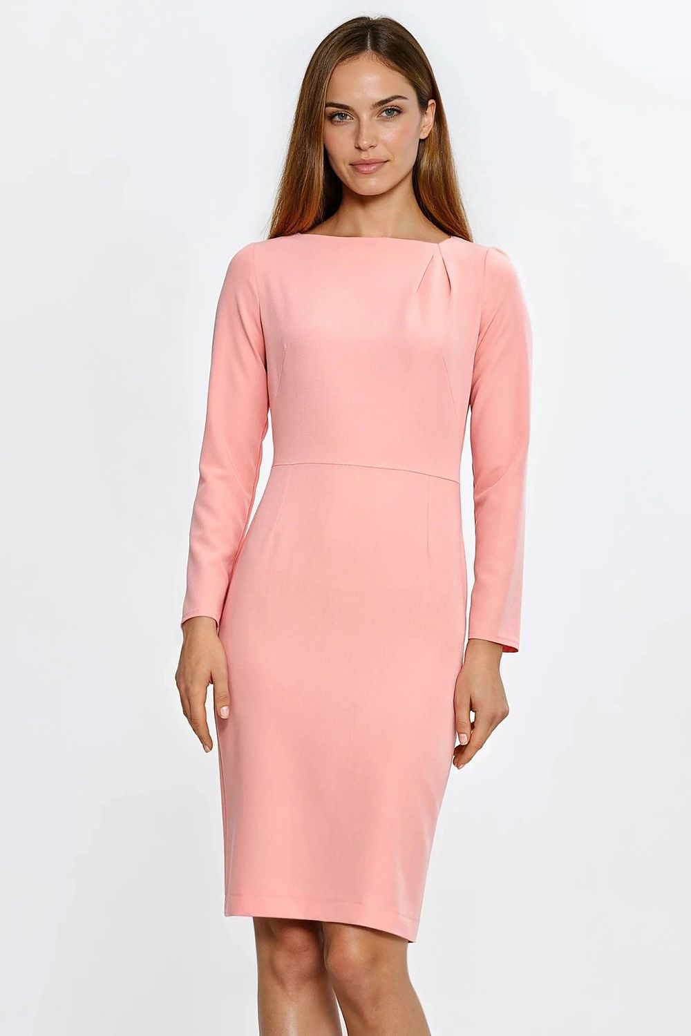 Elegant Nife Daydress featuring a sophisticated boat neckline, perfect for modern women seeking a timeless style.