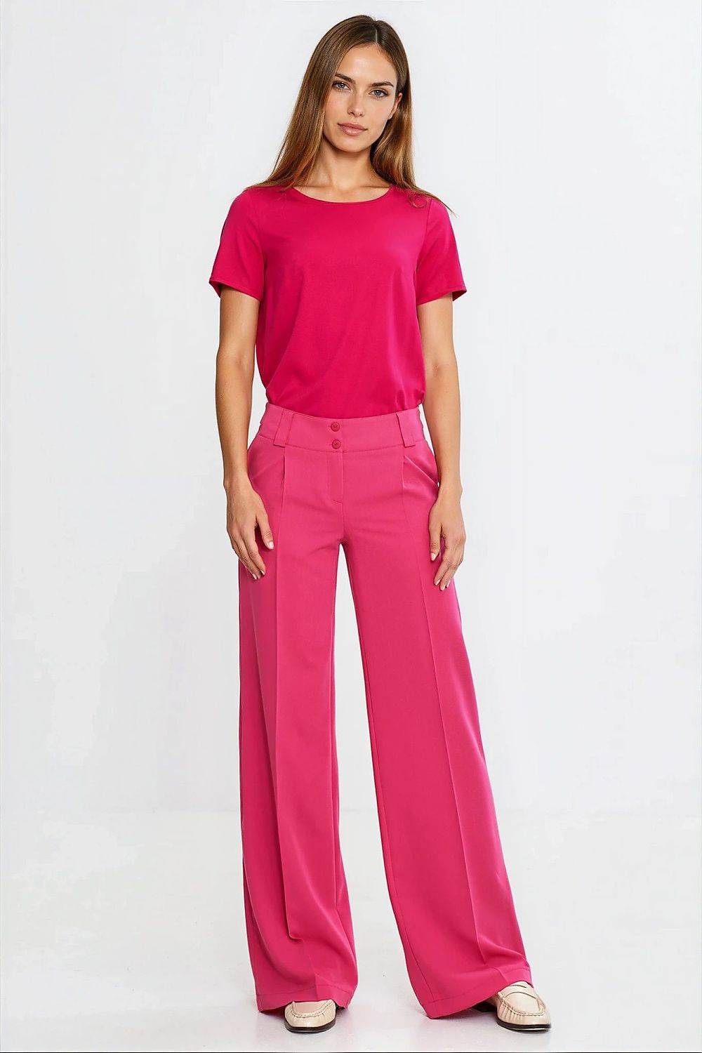 Elegant short sleeved design of the Nife Soft Viscose Blouse in breathable fabric, ideal for layering or solo styling for a polished look.