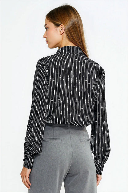 Close-up of the refined cuffs on Nife's Elegant Long Sleeve Viscose Shirt, highlighting its exquisite craftsmanship and attention to detail.