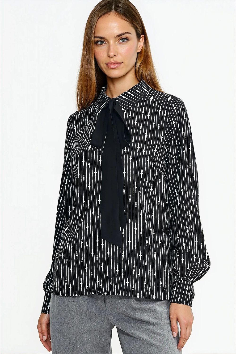 Models wearing Nife's Elegant Long Sleeve Viscose Shirt, demonstrating its stylish fit and elegance suitable for various settings.