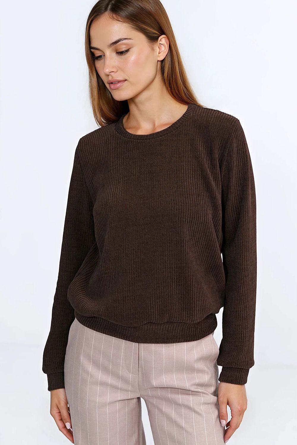 Luxury Nife Women's Classic Ribbed Knit Sweatshirt in elegant rose, showcasing its soft ribbed texture and relaxed fit, perfect for stylish comfort.