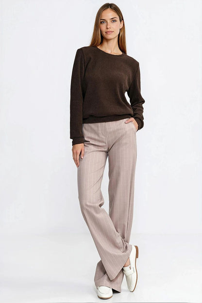 Close-up of the Luxury Nife Women's Classic Ribbed Knit Sweatshirt detailing the chic round neckline and long sleeves, crafted for a flattering and sophisticated look.