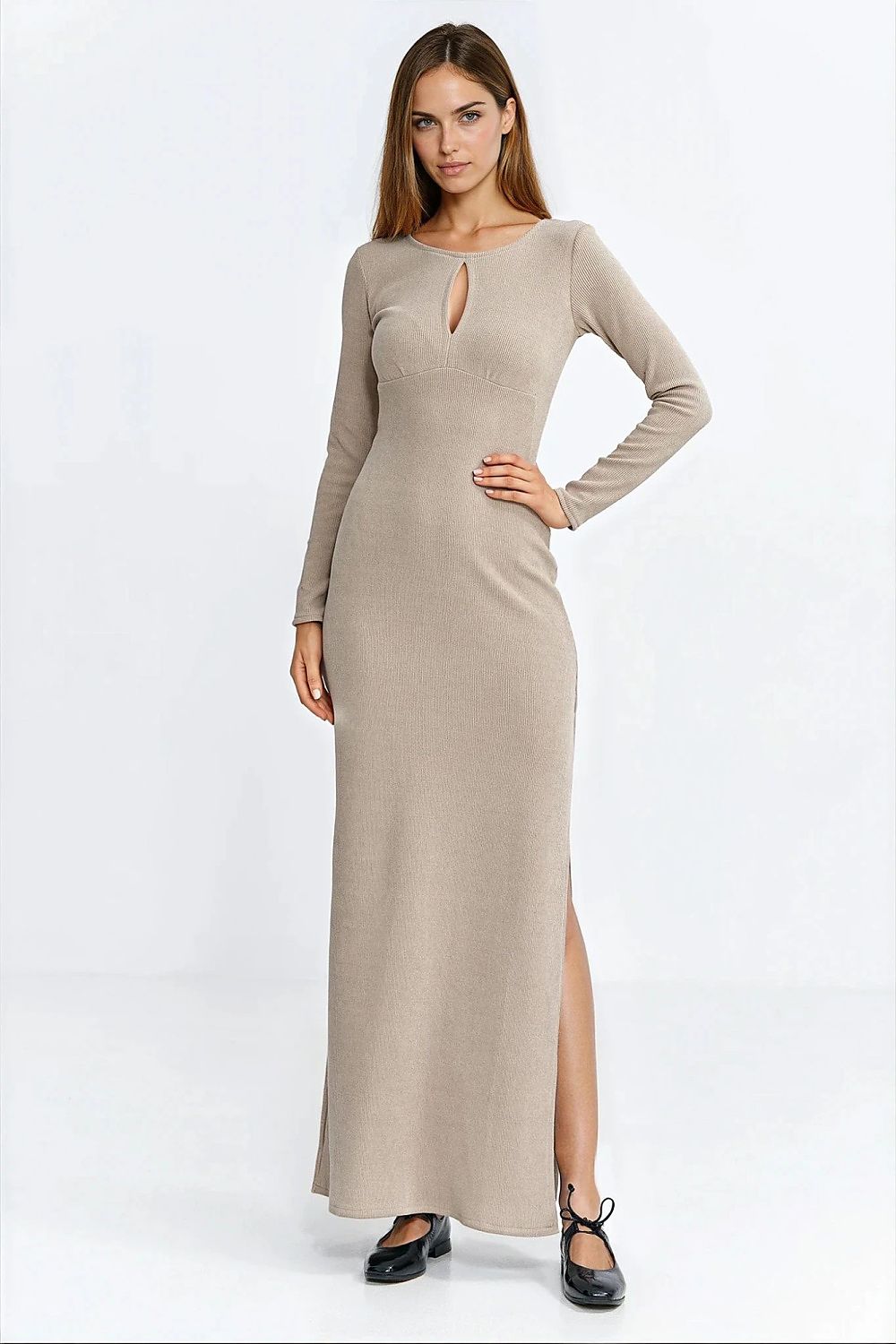 Elegant Maxi Daydress by Nife in ribbed fabric showcasing side slit detail, perfect for sophisticated styles and occasions.