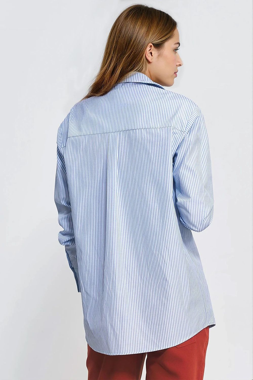 Stylish long sleeve shirt by Nife featuring tailored cut, designed for a flattering silhouette for modern women.