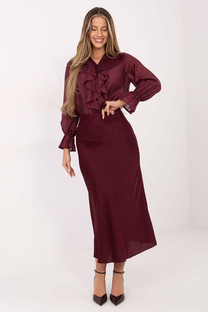 Factory Price exclusive: elegant women's shirt with a classic V-neck and statement puffy sleeves, beautifully draping in a luxurious Tencel blend.