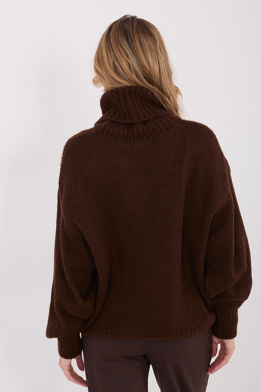 Luxury loose women's turtleneck sweater in stylish acrylic-mohair blend by Factory Price, featuring a soft and comfortable texture for everyday wear.
