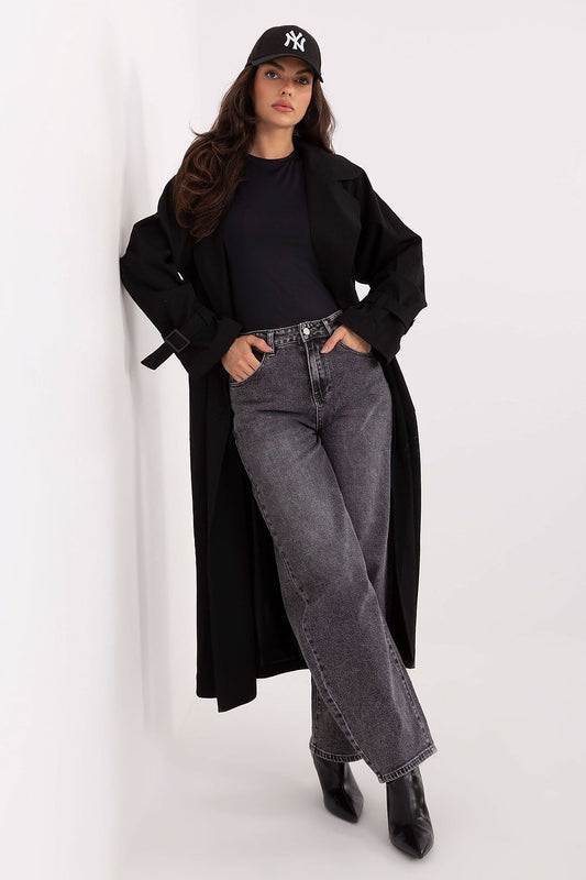 Elegant Sublevel casual women's blouse in breathable polyamide blend, showcasing minimalist design and versatile style, perfect for warm-weather outfits.