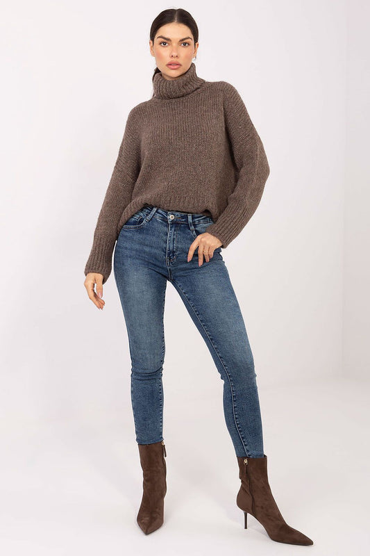 Luxury Women's Skinny Fit Jeans in a classic casual style, designed by Factory Price. Featuring a regular waist, comfortable cotton blend material for a perfect fit, with tapered legs and slip pockets, showcasing elegance and sophistication.