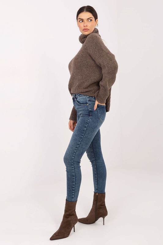 Luxury women's skinny fit jeans from Factory Price, tailored with a regular waist, featuring a comfortable cotton blend ideal for elegant casual style.
