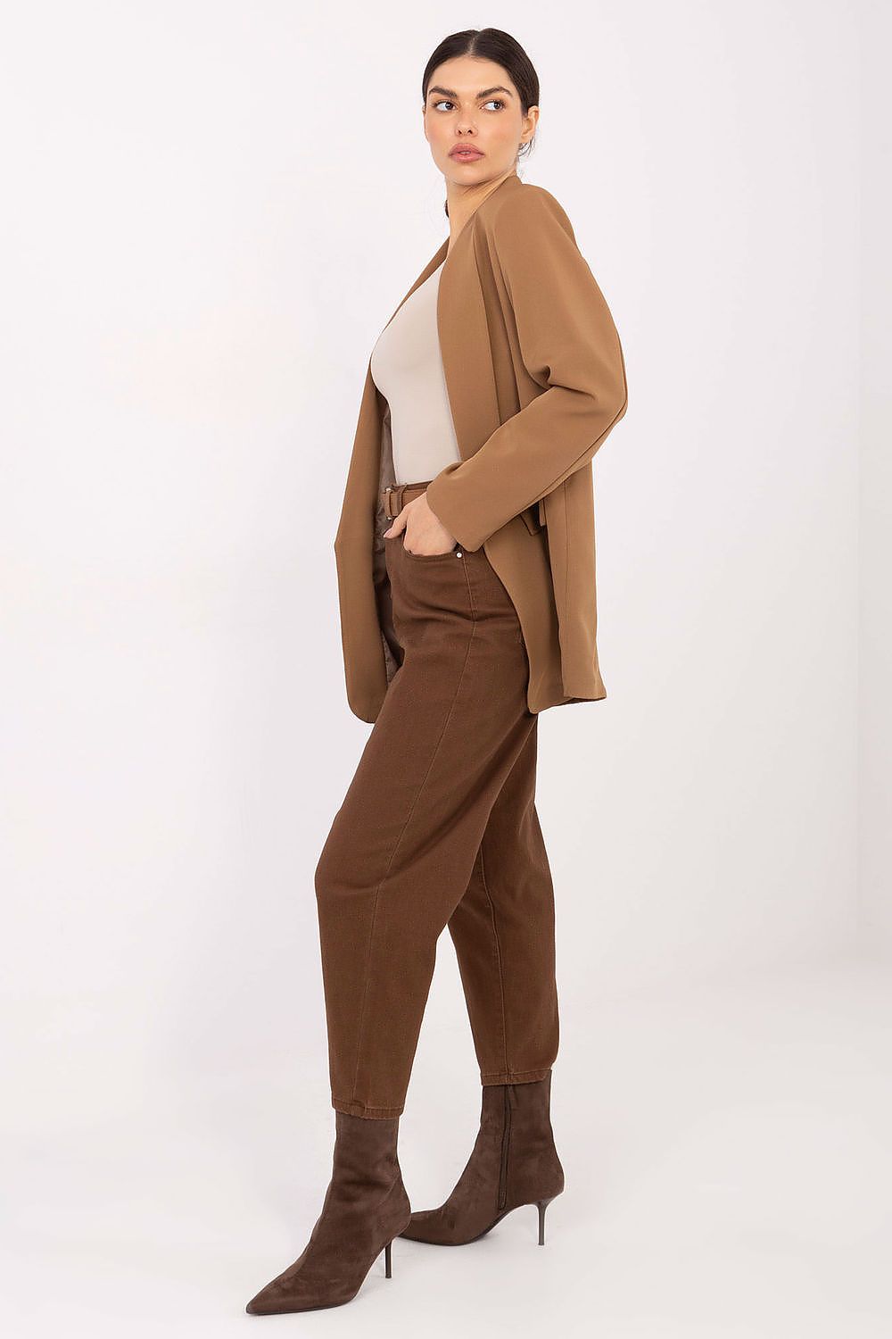 Stylish Women's Mom Jeans by Factory Price showcasing the classic mom fit, crafted from a premium cotton blend for ultimate comfort and durability.