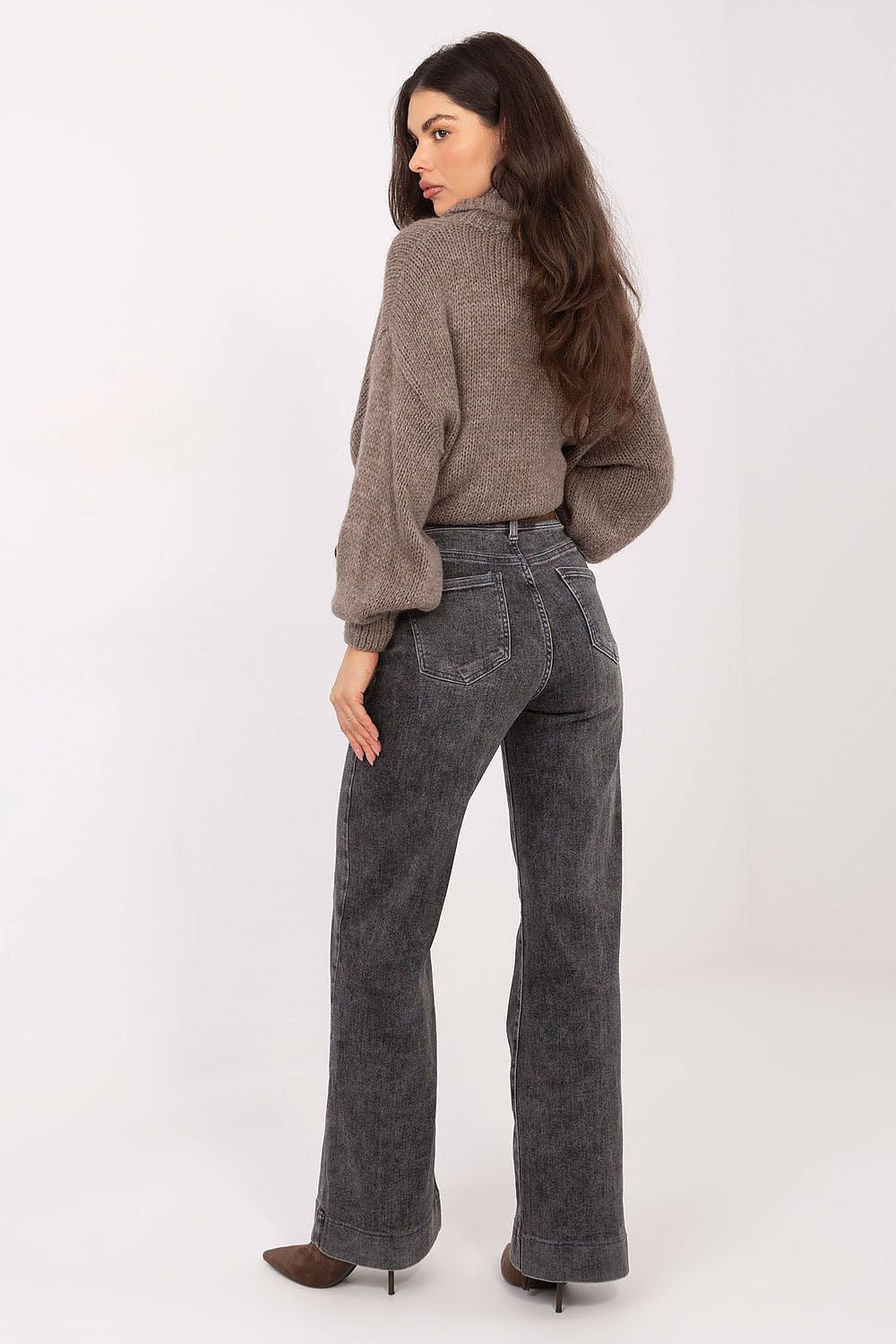 Versatile luxury women's high waist jeans by Factory Price, blending fashion and function with slip pockets and a flattering straight-leg cut for a chic casual look.