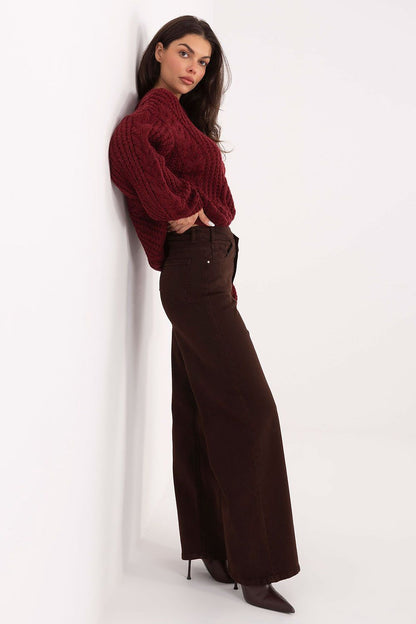 Stylish details of Factory Price's high waist straight leg jeans, featuring slip pockets and premium fabric blend for enhanced comfort and durability.