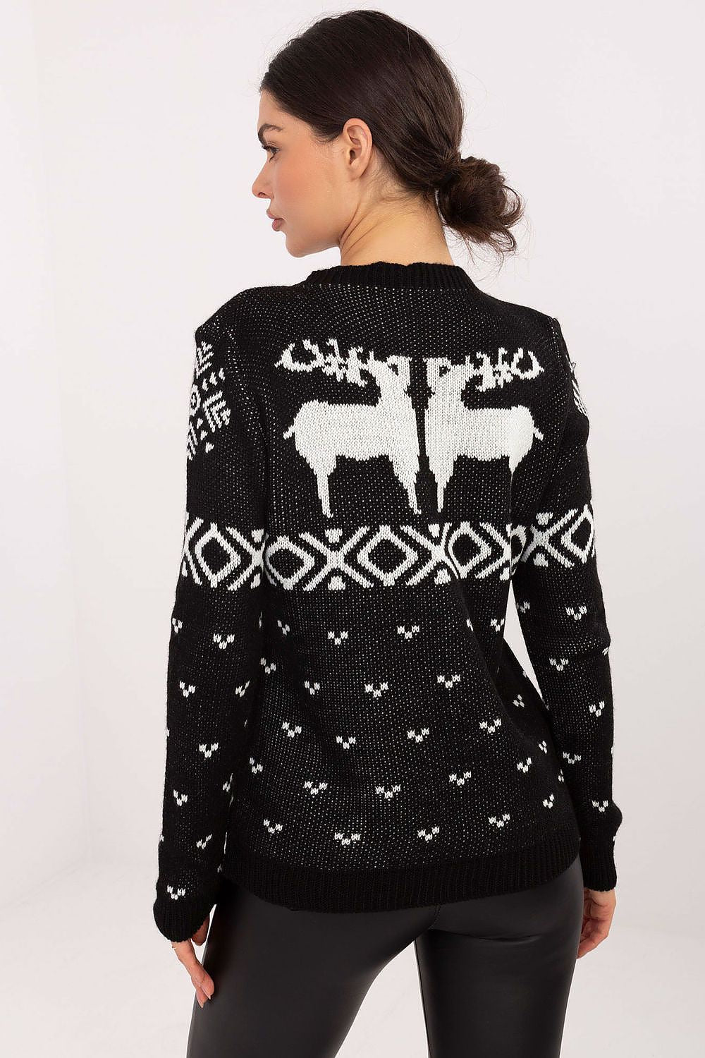 Italy Moda elegant women's sweater in a standard length, showcasing festive heart and reindeer design perfect for holiday gatherings.