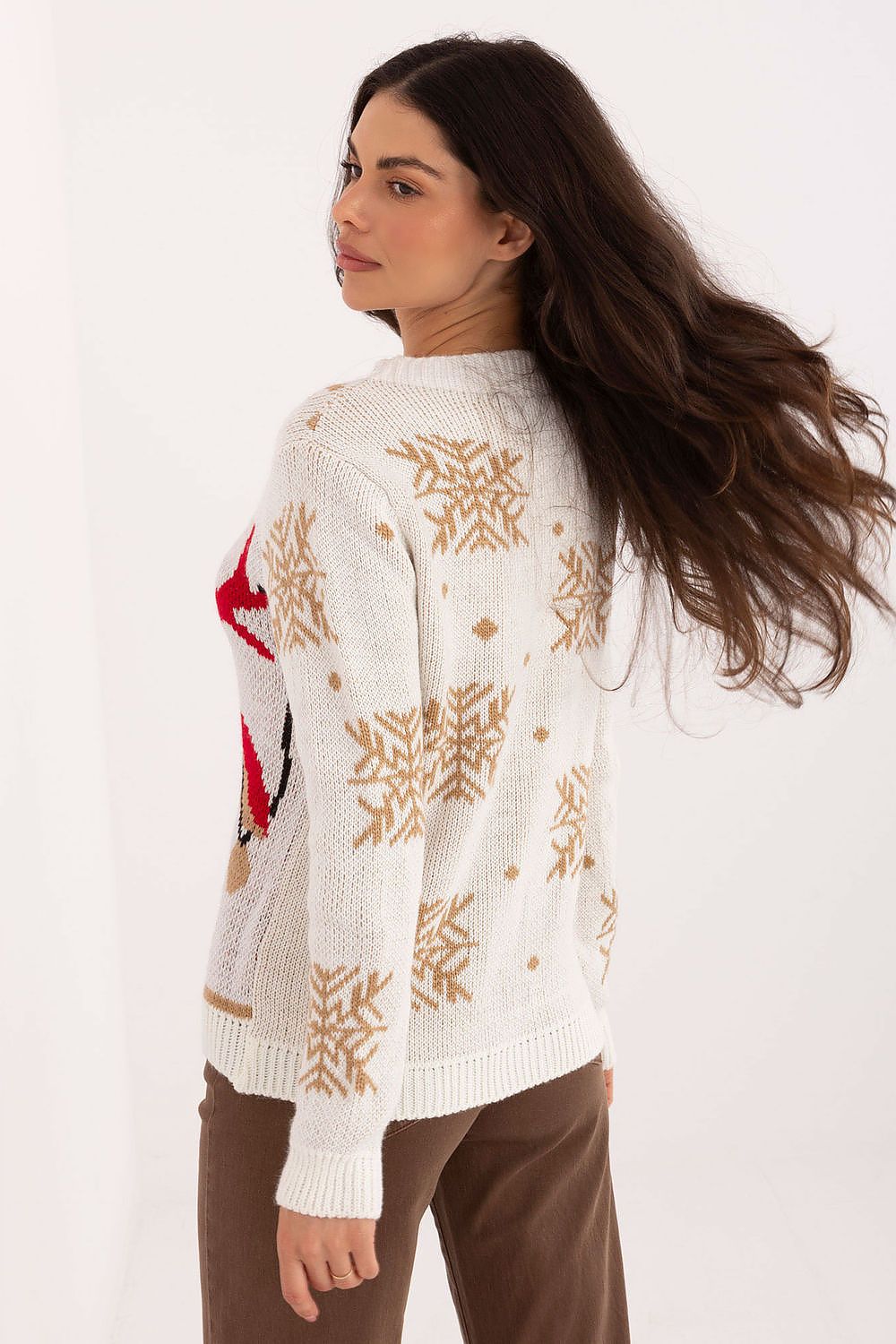 Close-up of Italy Moda's luxurious women's acrylic sweater with distinctive snowflake design, ideal for holiday gatherings and chic winter outfits.