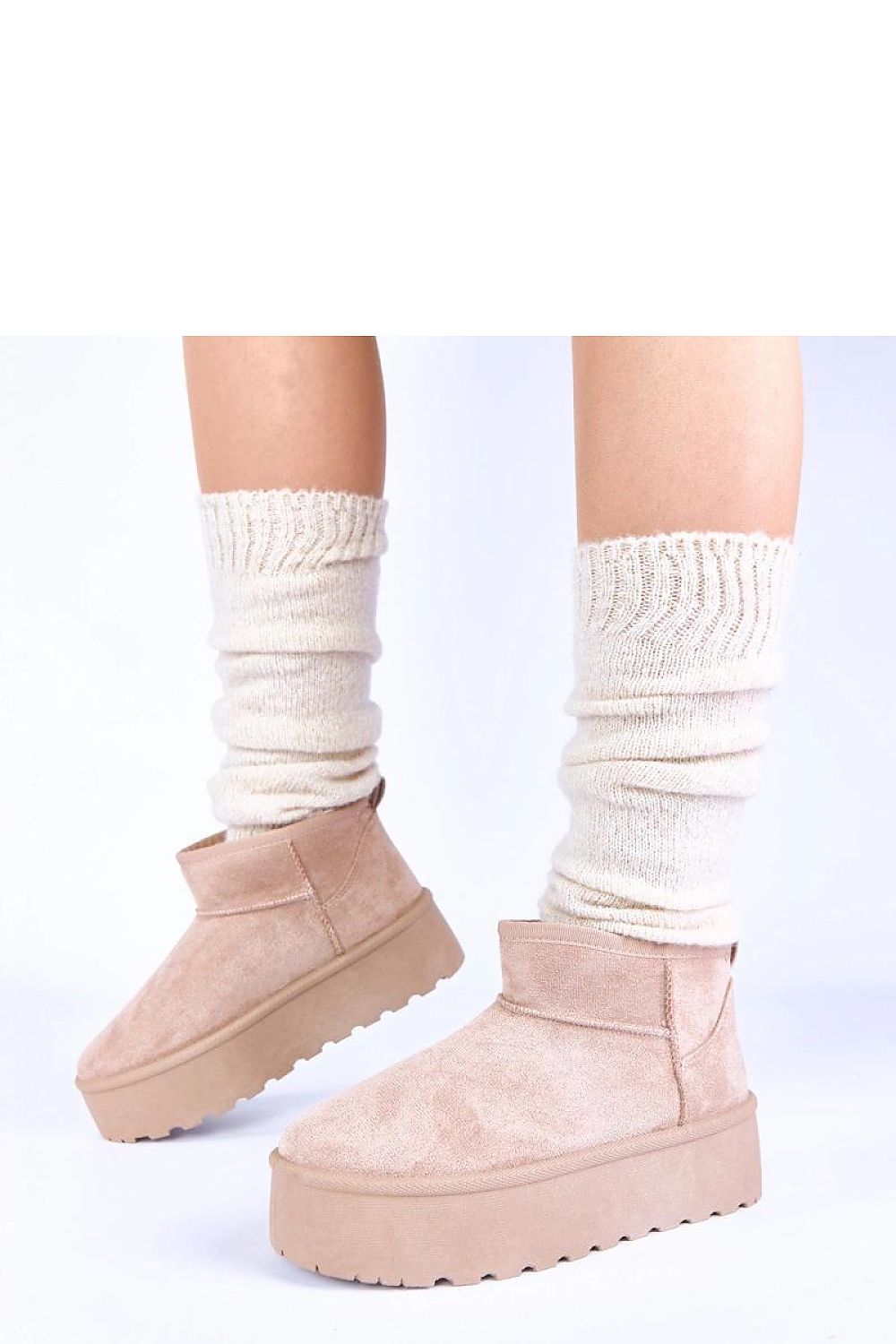 Stylish and elegant black fur-lined platform snow boots Mouna by Gemre, perfect for winter fashion and comfort