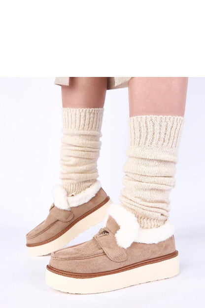 Stylish women's moccasins in light beige, featuring a classic design by Solea, perfect for autumn and winter.