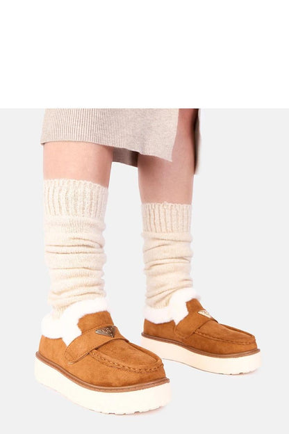 Elegant light beige fur-lined moccasins for women by Solea, showcasing luxurious comfort and stylish design, perfect for autumn and winter outings.