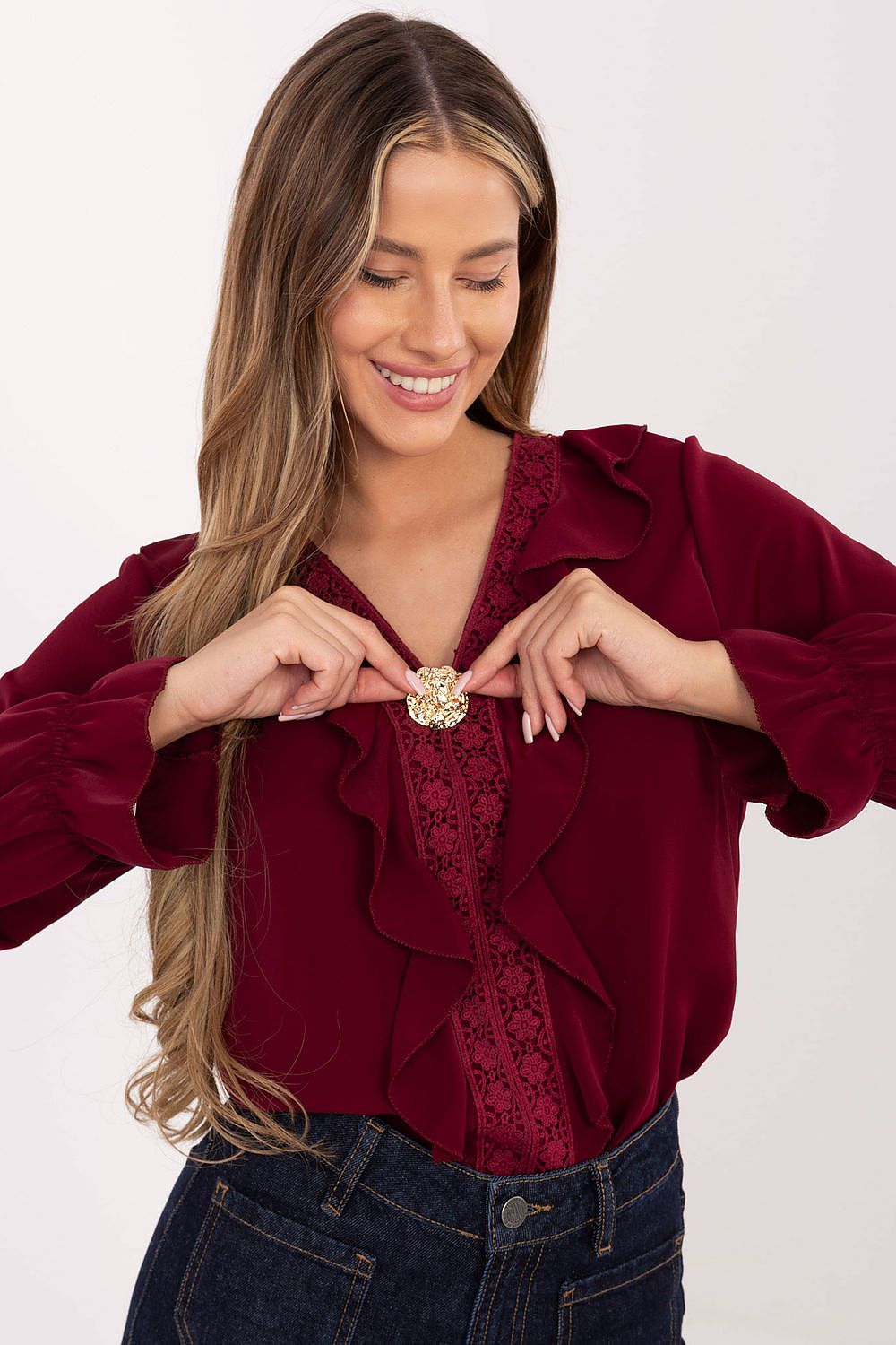 Full view of Italy Moda's elegant women's blouse in EU size 0, featuring a beautiful jabot and striking brooch for added sophistication.