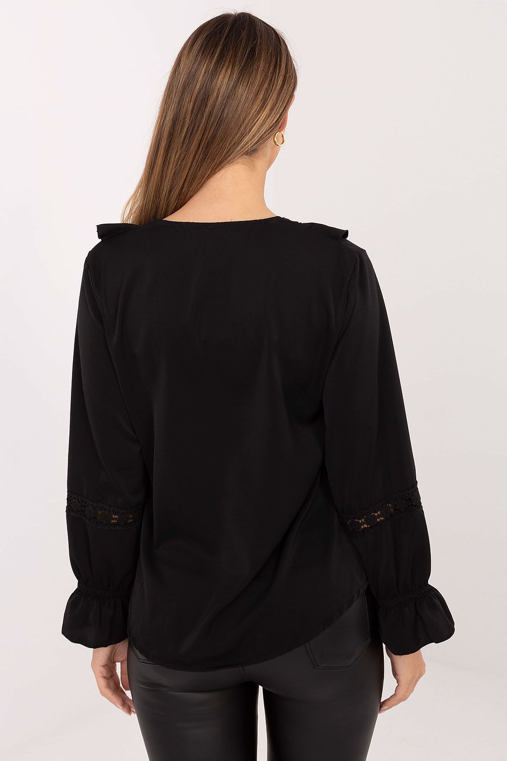 Close-up of lace inserts on the sleeves of the Elegant Women's Blouse by Italy Moda, highlighting exquisite craftsmanship.