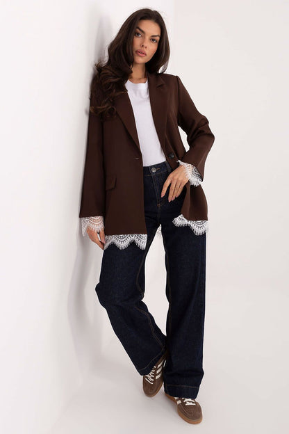 Close-up of the lace detailing on the long sleeves of Italy Moda's elegant women's blazer, highlighting intricate craftsmanship and sophisticated design.