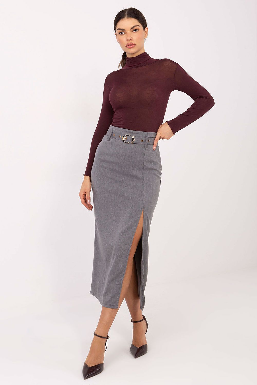 Elegant midi skirt with front slit and belt by Rue Paris, showcasing a luxurious smooth fabric that drapes beautifully on the silhouette.