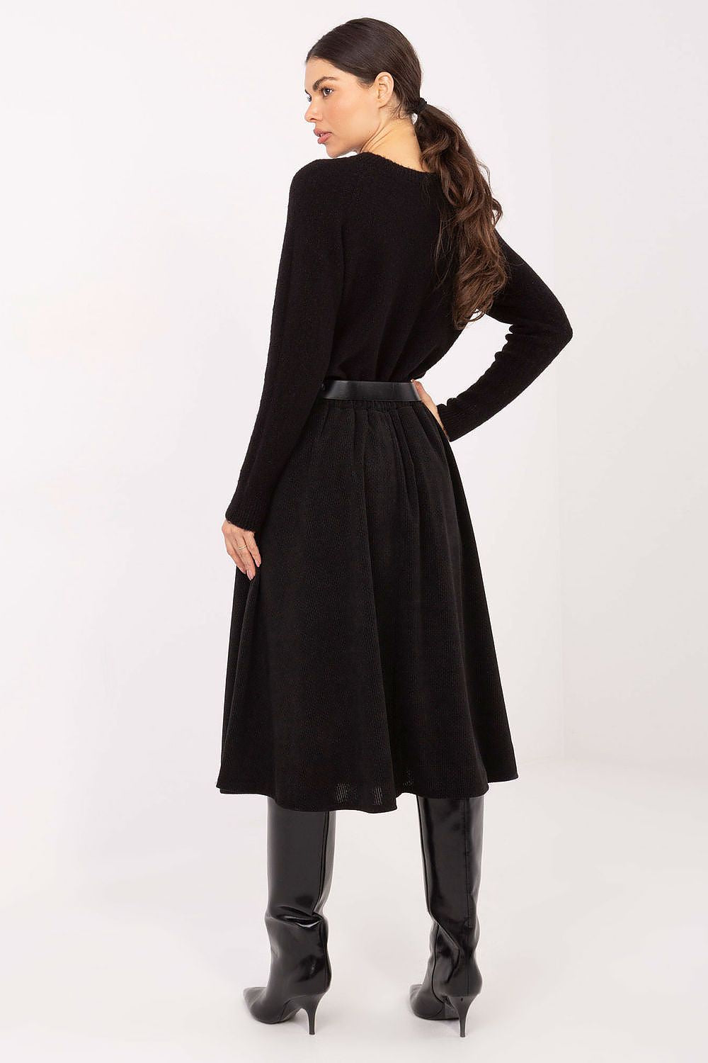 Fashionable flared knit skirt by Rue Paris, highlighting a unique texture and comfortable draping, perfect for both casual and formal ensembles.