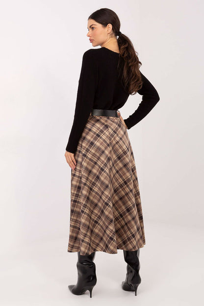 Elegant Rue Paris stylish cotton midi skirt in classic plaid pattern with belt, perfect for chic everyday wear and tailored for size EU 0 (72-100 cm waist), showcasing a comfortable design and timeless appeal.