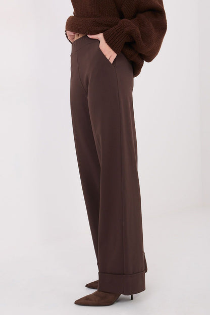 Contemporary high waist wide leg trousers by Rue Paris, featuring a timeless design suitable for both casual and formal occasions.