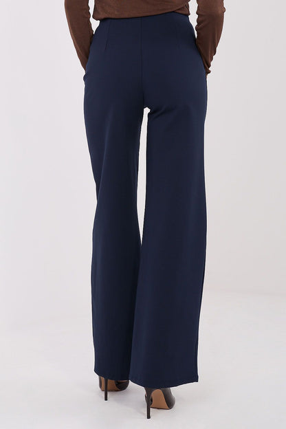 Luxurious women's wide leg trousers by Rue Paris, crafted from a comfortable fabric blend, ideal for modern outfits and flattering a variety of body shapes.
