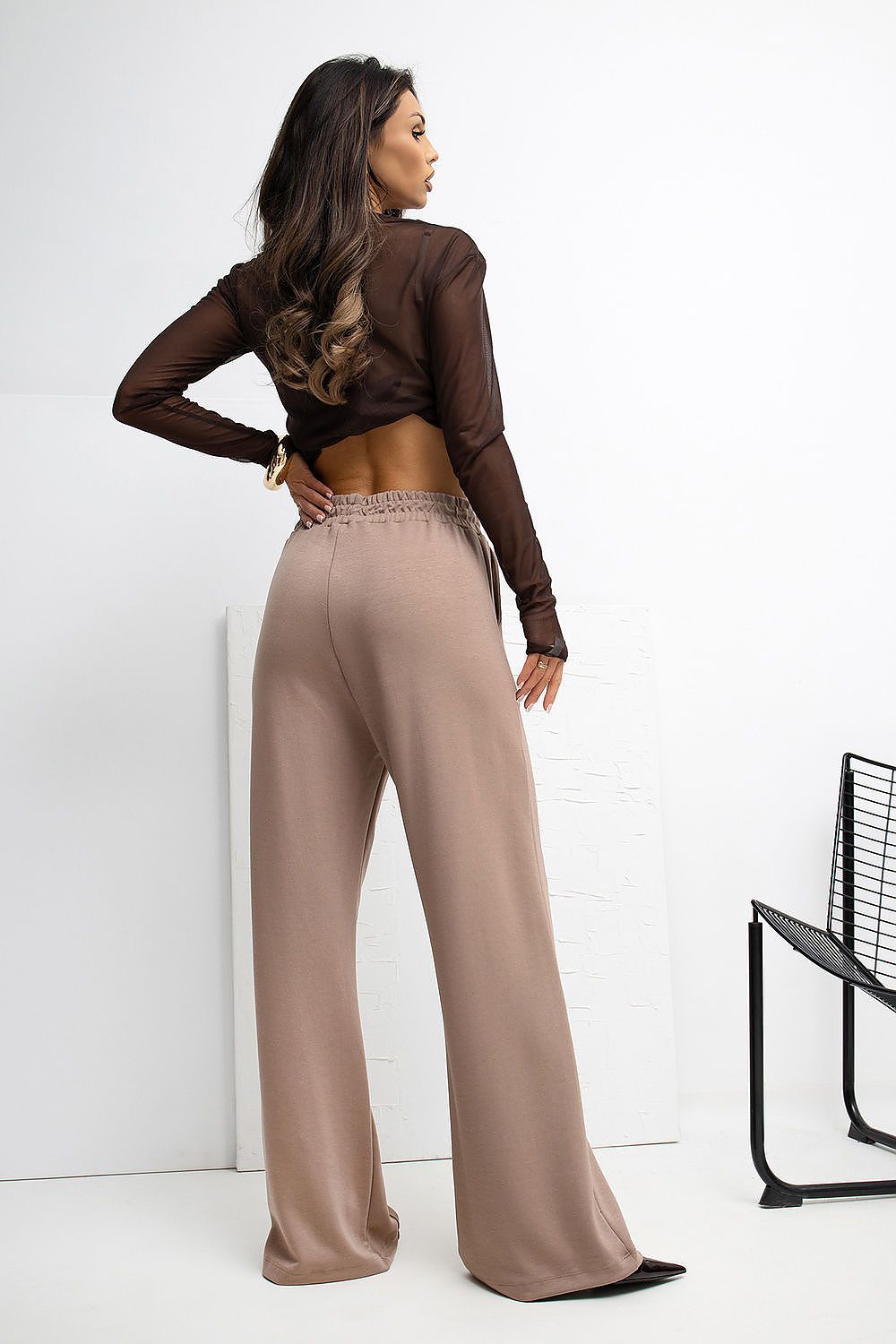 Stylish Rue Paris women's trousers featuring a flattering high waist and elastic material for maximum comfort and movement in a modern silhouette.
