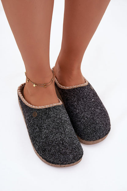 Elegant and sustainable felt sandals for women from Step in style, showcasing anatomical footbed for superior comfort and support.