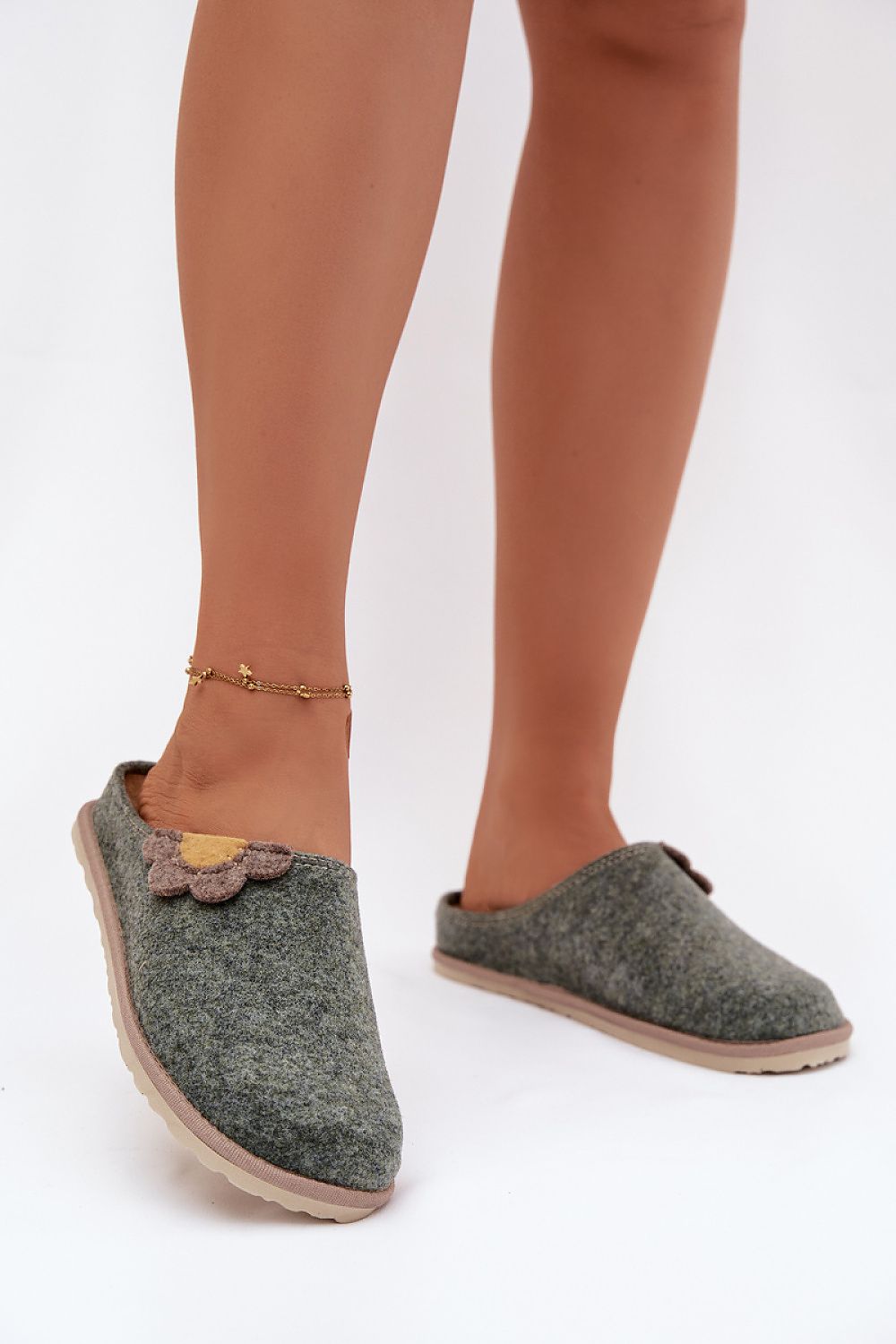 InBlu Women's luxury felt slippers, size EU 36-41, boasting a flexible sole and leather insole, perfect for home comfort.