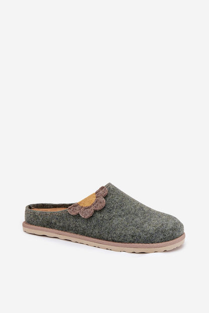 Elegant InBlu Women's felt slippers with a flower decoration and wide covered toes, available in EU sizes 36-41, designed for utmost comfort.