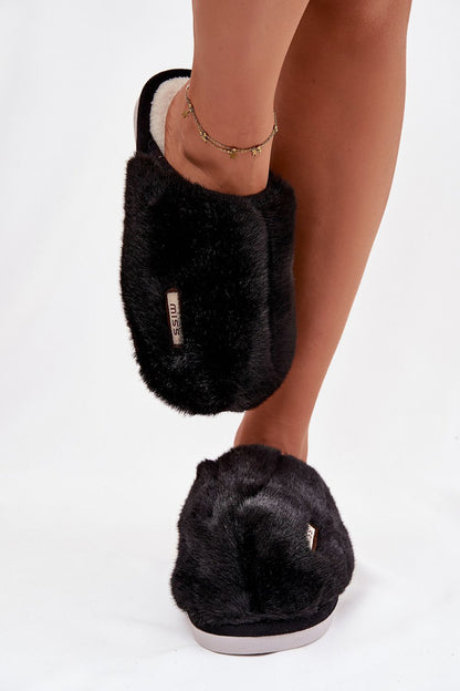 Step in Style luxurious fur slippers with a stable rubber sole, elegantly designed for warmth and comfort in EU sizes 36-41.