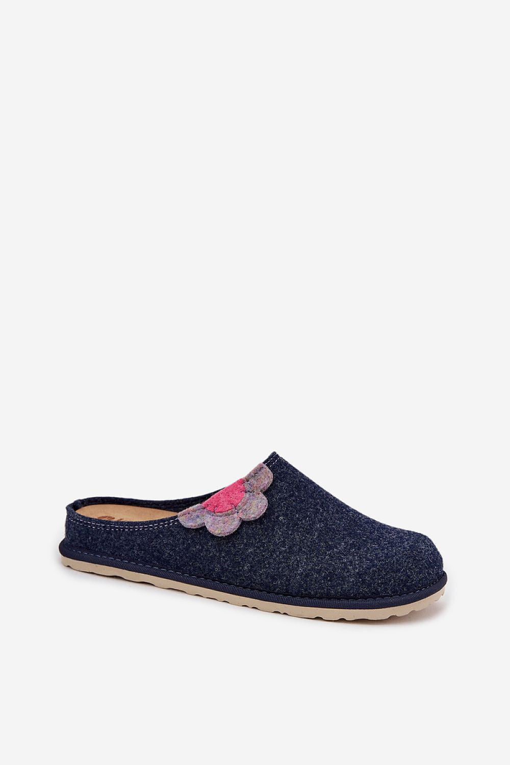 Elegant InBlu women's felt slippers showcasing a floral decoration, available in EU sizes 36 to 41, ideal for stylish comfort at home, designed by Step in Style.