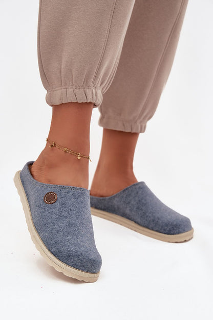 Luxurious Inblu women's felt slippers featuring a comfortable suede leather footbed, designed for everyday relaxation at home.