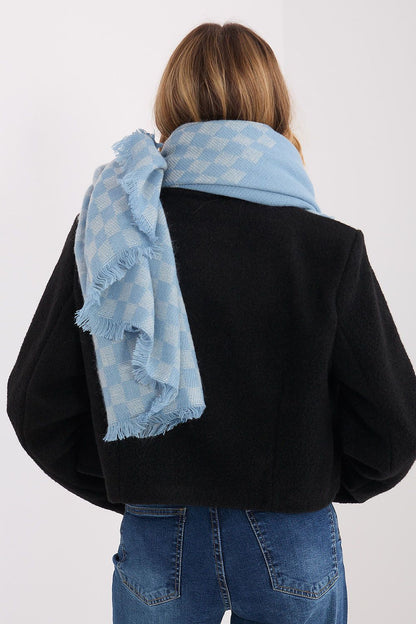 Luxurious 148x148cm geometric shawl by AT, crafted from a high-quality viscose-wool blend with elegant fringes.