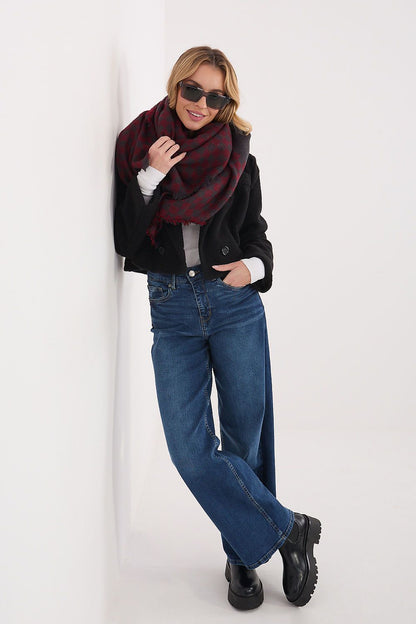 Sophisticated fringed shawl by AT, showcasing a contemporary geometric design in luxurious viscose and wool for versatile styling.