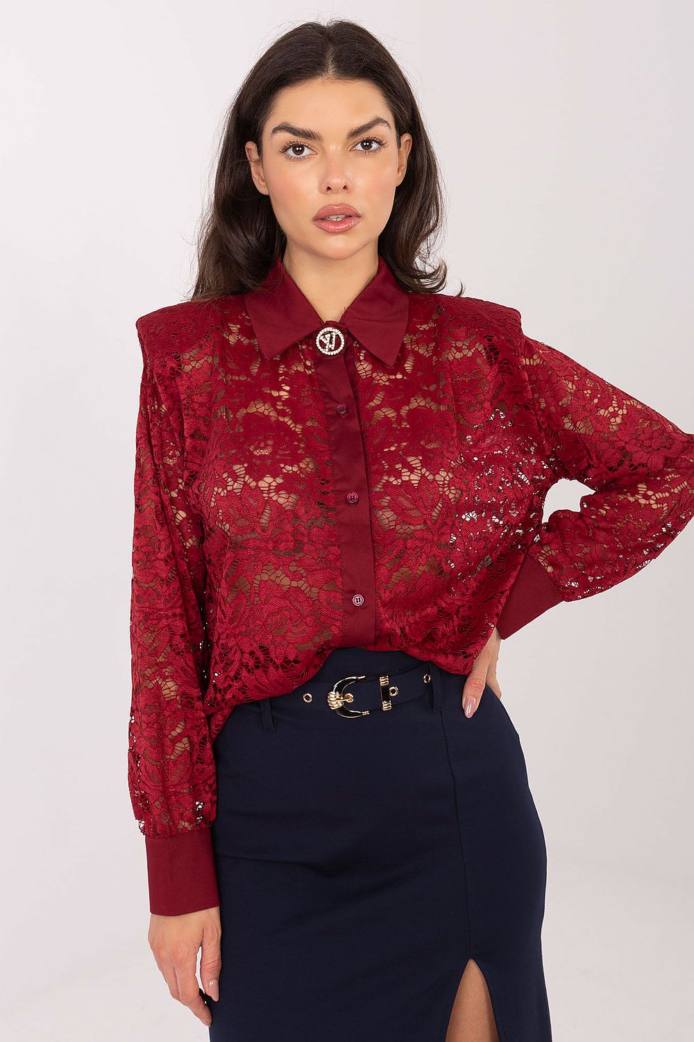 Italy Moda women's shirt with sewn shoulder pads enhancing the silhouette, combining sophistication with modern style for a chic look.