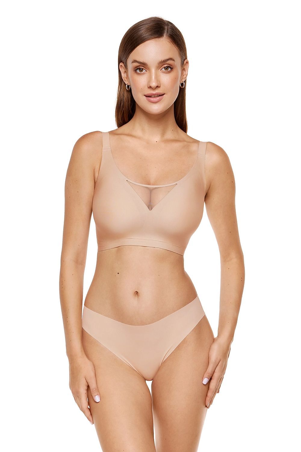 Gorteks Misty Bra on a mannequin, highlighting its stylish wire-free design for a seamless look.