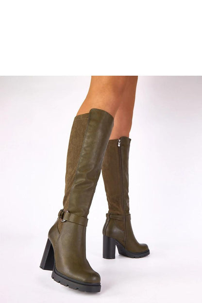 Elegant Zulma green block heel boots by Solea, beautifully designed to accentuate the female silhouette with a fashionable deep green hue and a comfortable heel for all-day wear.