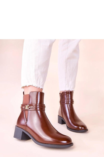 Close-up of the high-quality artificial leather used in Solea's Lilua black block heel ankle boots, showcasing the exquisite craftsmanship and modern design.