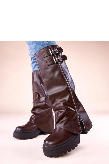 Chic Solea flat chocolate boots with a 5 cm platform, showcasing Ridica design buckles and premium artificial leather for a fashionable winter look.