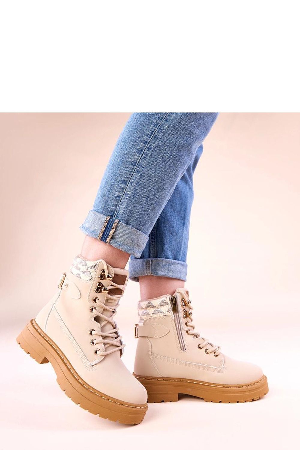 Elegant beige insulated suede trapper shoes by Solea, perfect for colder days, showcasing superior comfort and style.