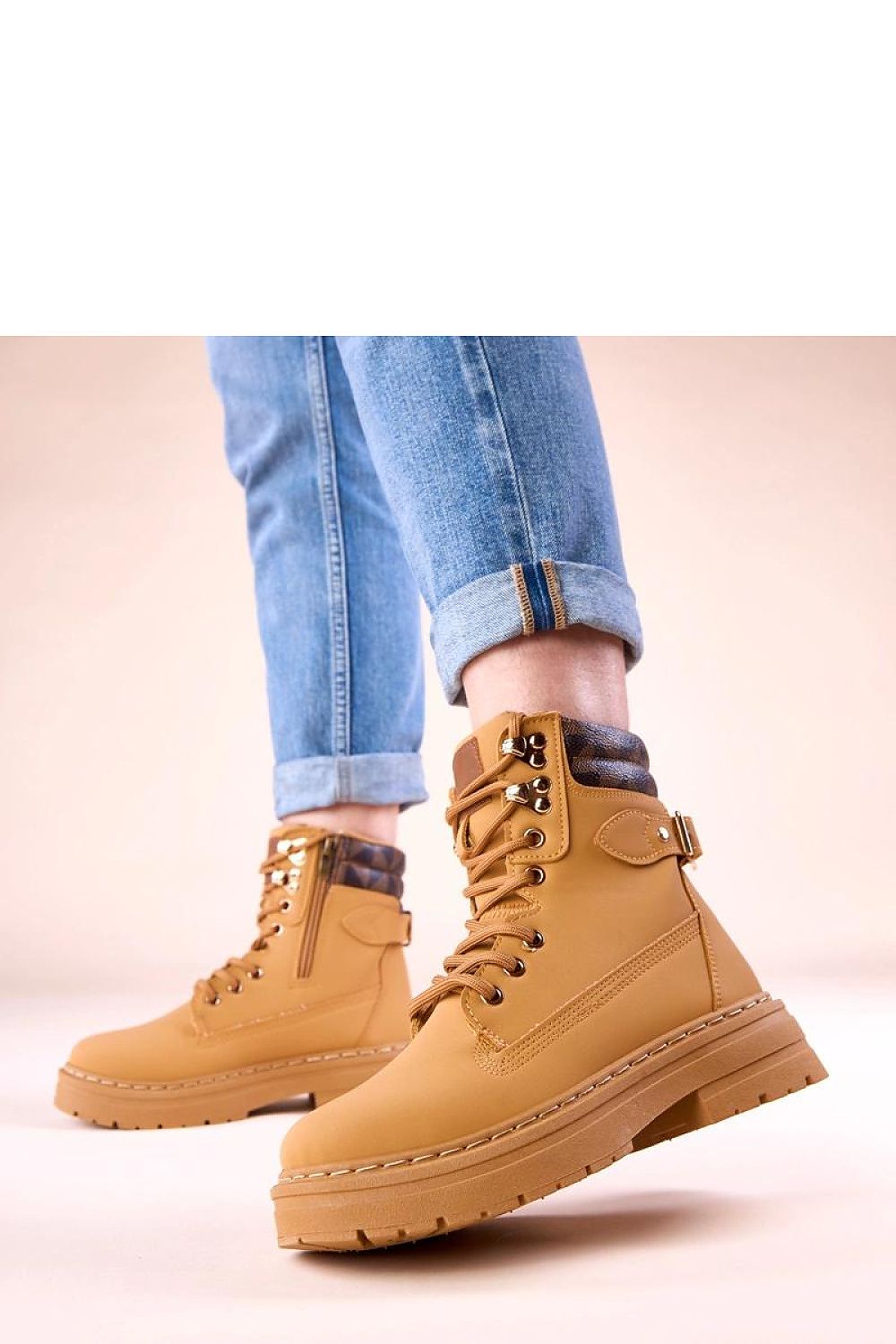 Close-up of Solea insulated suede trapper shoes, highlighting the quality suede finish and contemporary design, perfect for chic autumn outings.