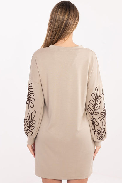 Sophisticated daydress with embroidery by Rue Paris, perfect fit for women seeking a blend of comfort and style in their wardrobe.
