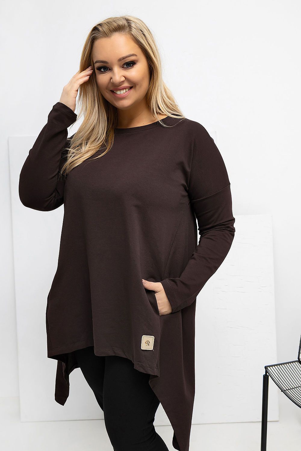 Fashionable round neckline of the Luxury Plus Size Tunic Dress with a loose fit from Relevance, perfect for various styling options.