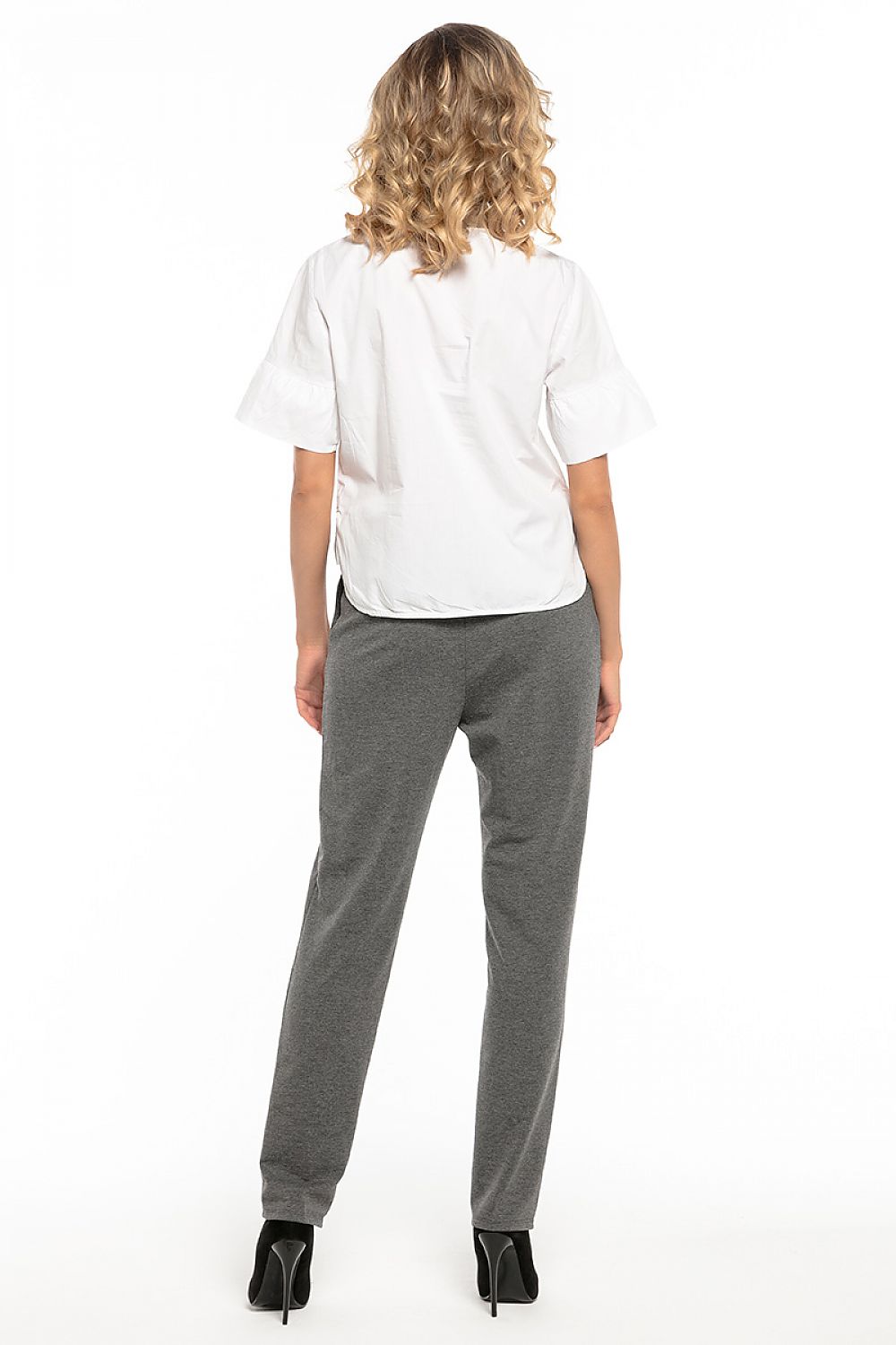 Fashion-forward women's cotton knit trousers from Tessita, blending style with comfort and available in various sizes.