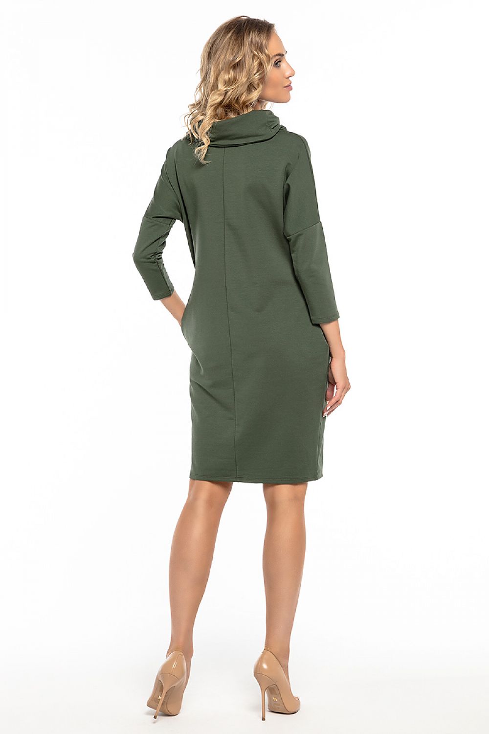 Back view of the Tessita Daydress, featuring a flowing silhouette and practical pockets, ideal for stylish comfort.