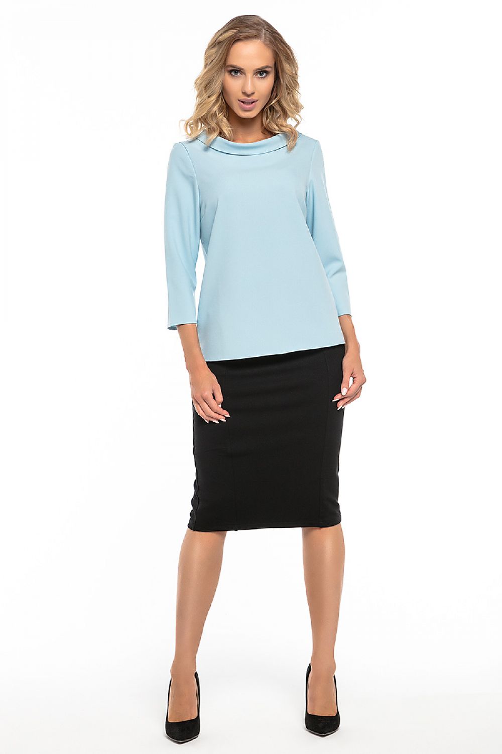 Detailed fabric texture of the Tessita Jackie Kennedy style blouse, exuding sophistication and timeless elegance.